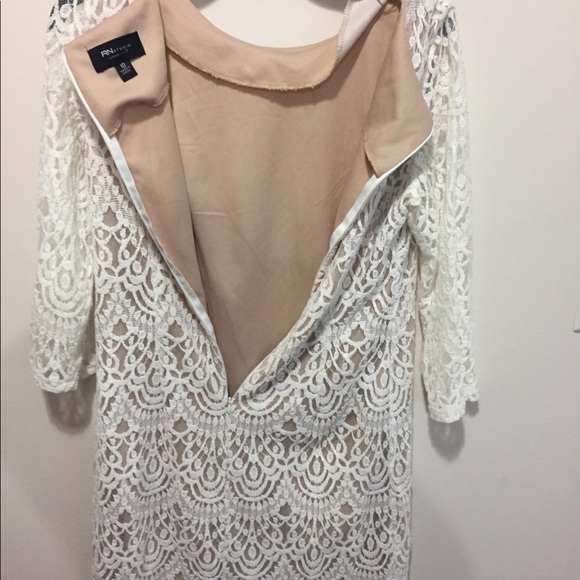 Beautiful lace dress - Picture 3 of 3